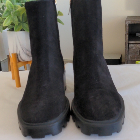 Jimmy Choo lug sole Melodie 35 boot Size 38/7.5 - Picture 2 of 8